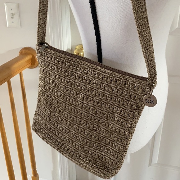 22:07 - The Sak Crochet Handbag - Picture 13 of 15